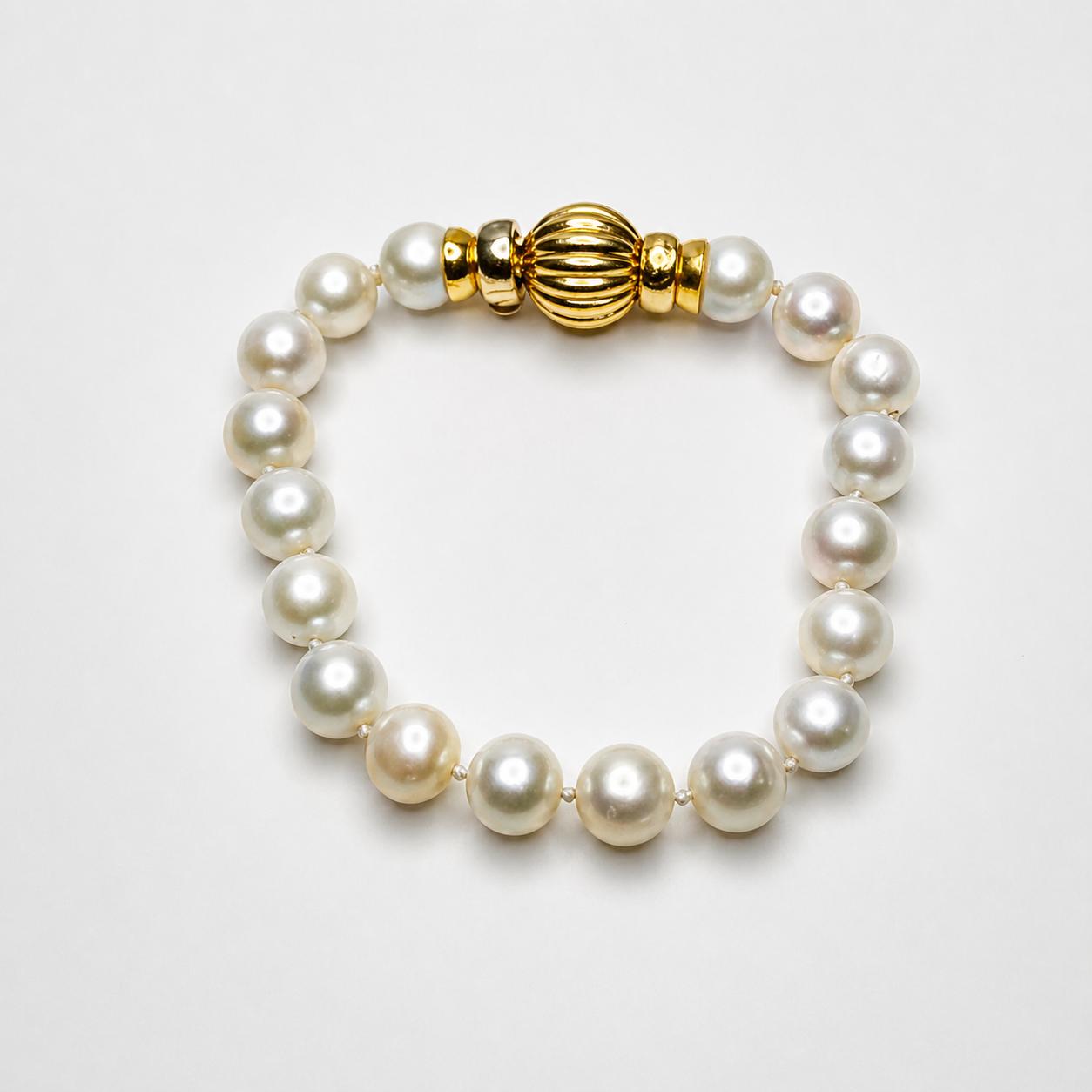 PULSERA DE PERLAS CON CIERRE EN ORO 18 KILATES