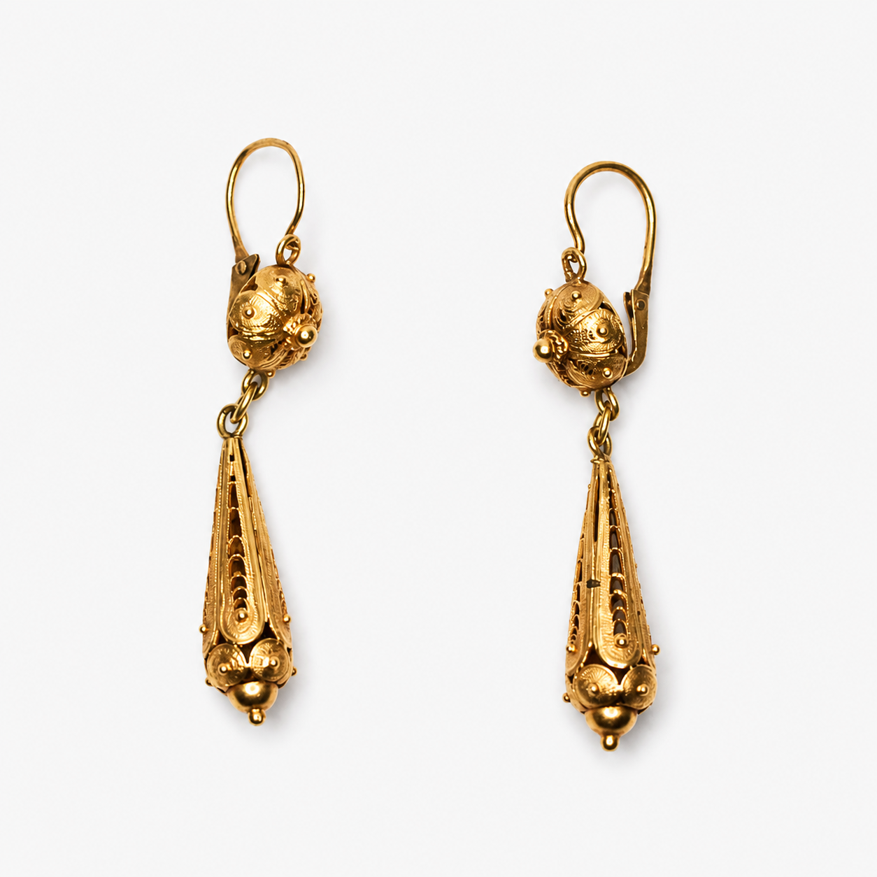 ARO COLGANTE EN ORO 18 KILATES CON DISEÑO FILIGRANA