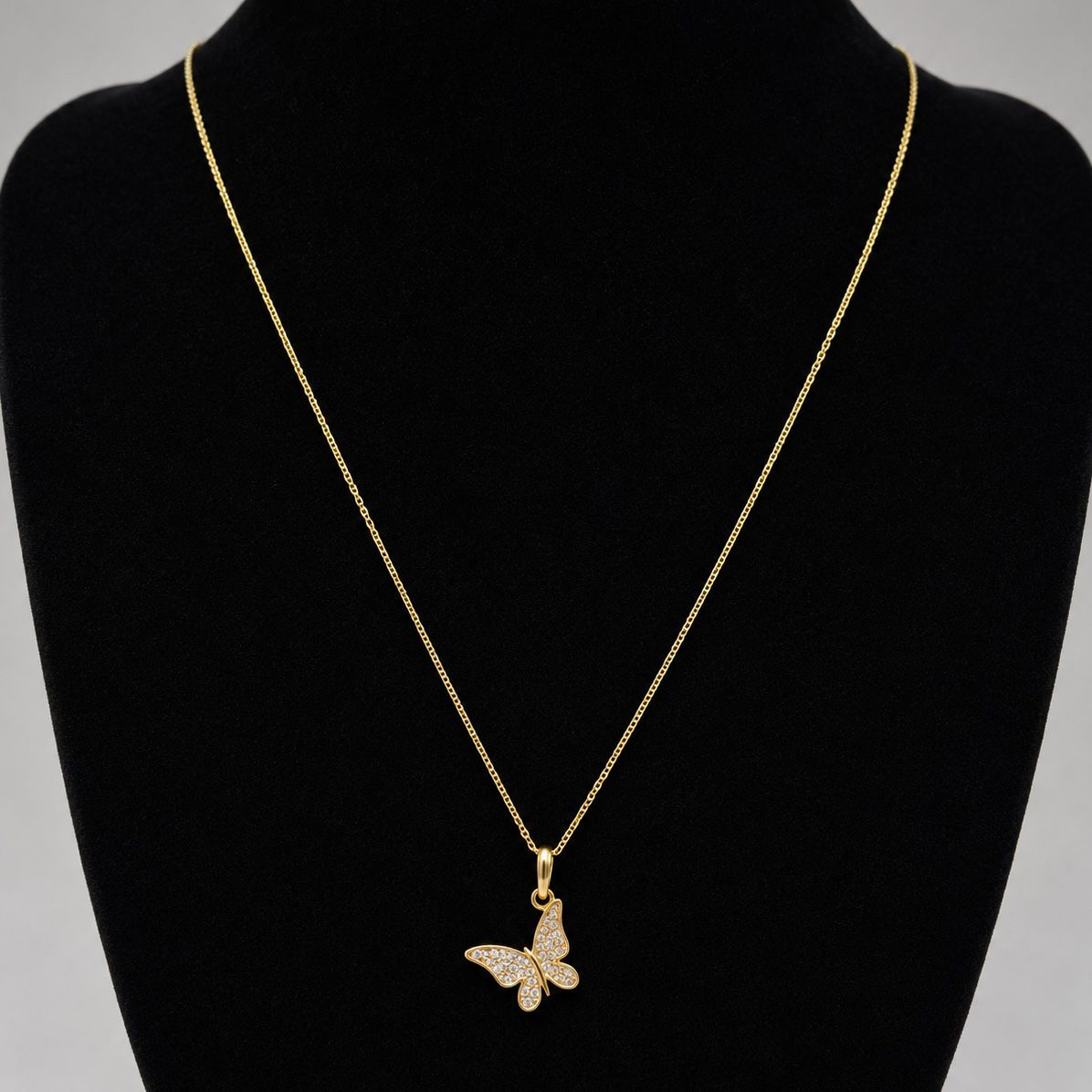 CONJUNTO CADENA CON DIJE MARIPOSA DE ORO 18K