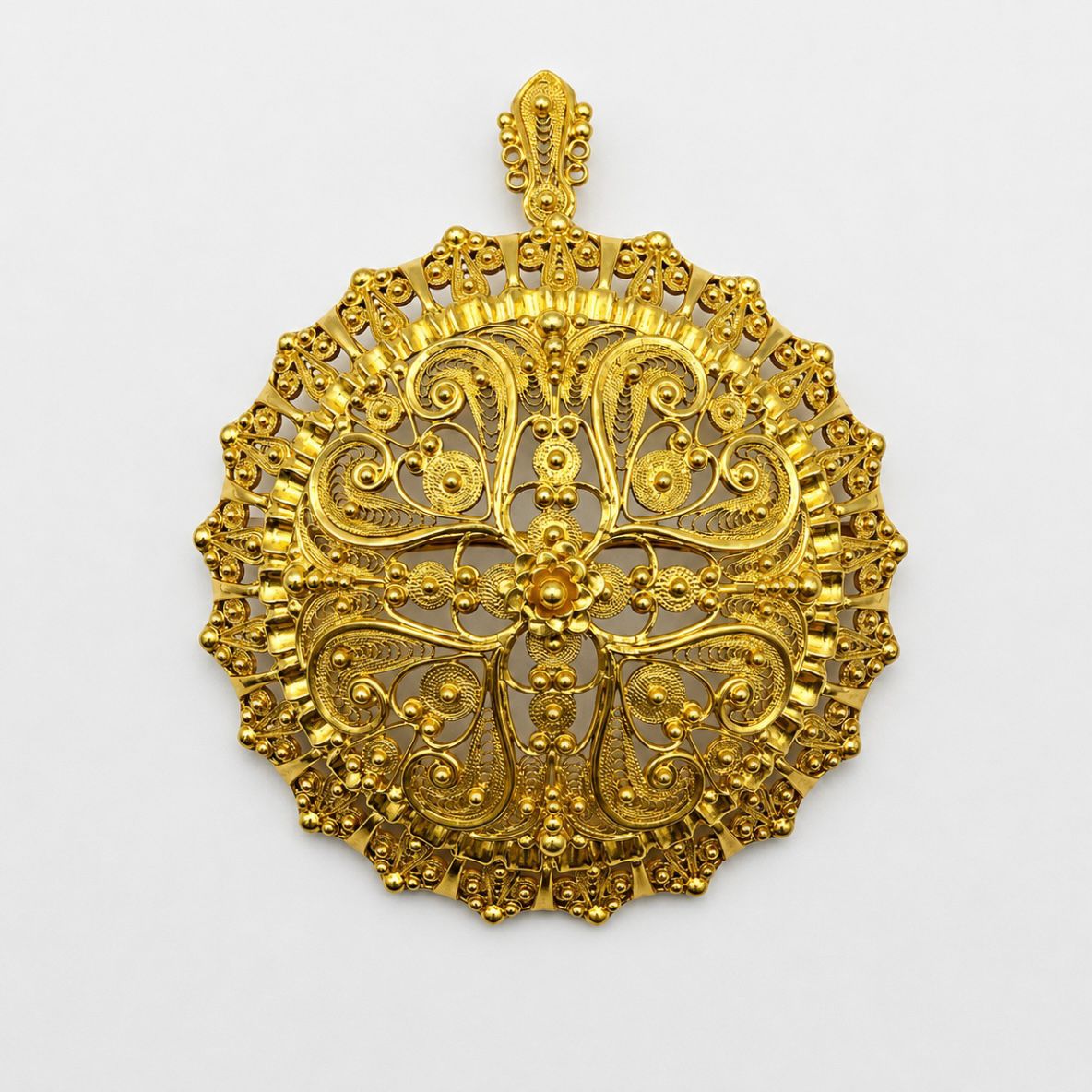 DIJE / PIN FILIGRANA ORO 18 KILATES