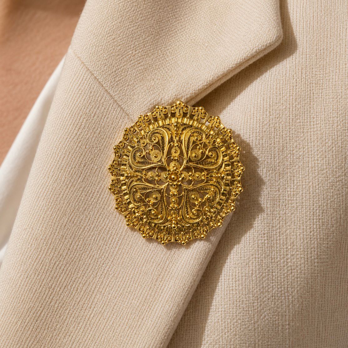 DIJE / PIN FILIGRANA ORO 18 KILATES
