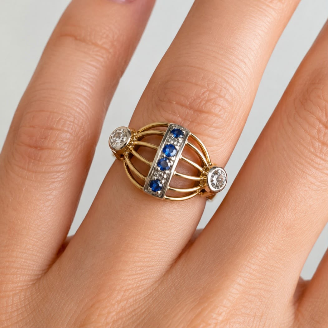 ANILLO BELLE ÉPOQUE CON ZAFIROS Y DIAMANTES EN ORO 18 KILATES