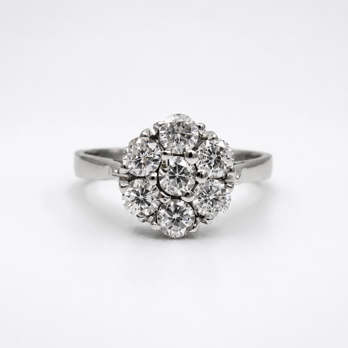 ANILLO ROSETA EN ORO BLANCO 18K CON BRILLANTES