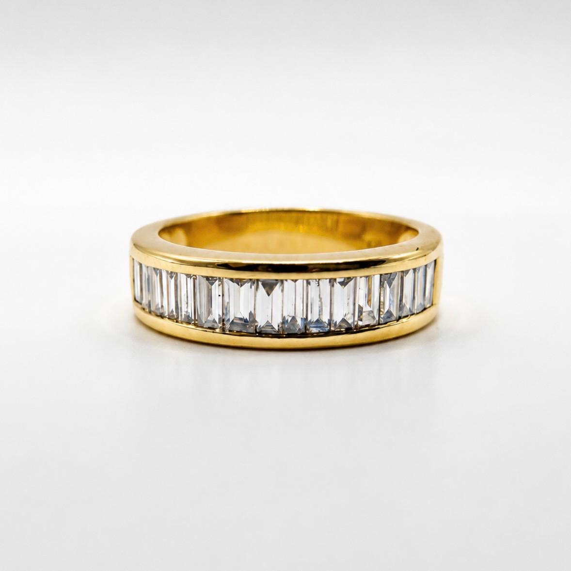 ANILLO EN ORO 18K CON BRILLANTES TALLA BAGUETTE