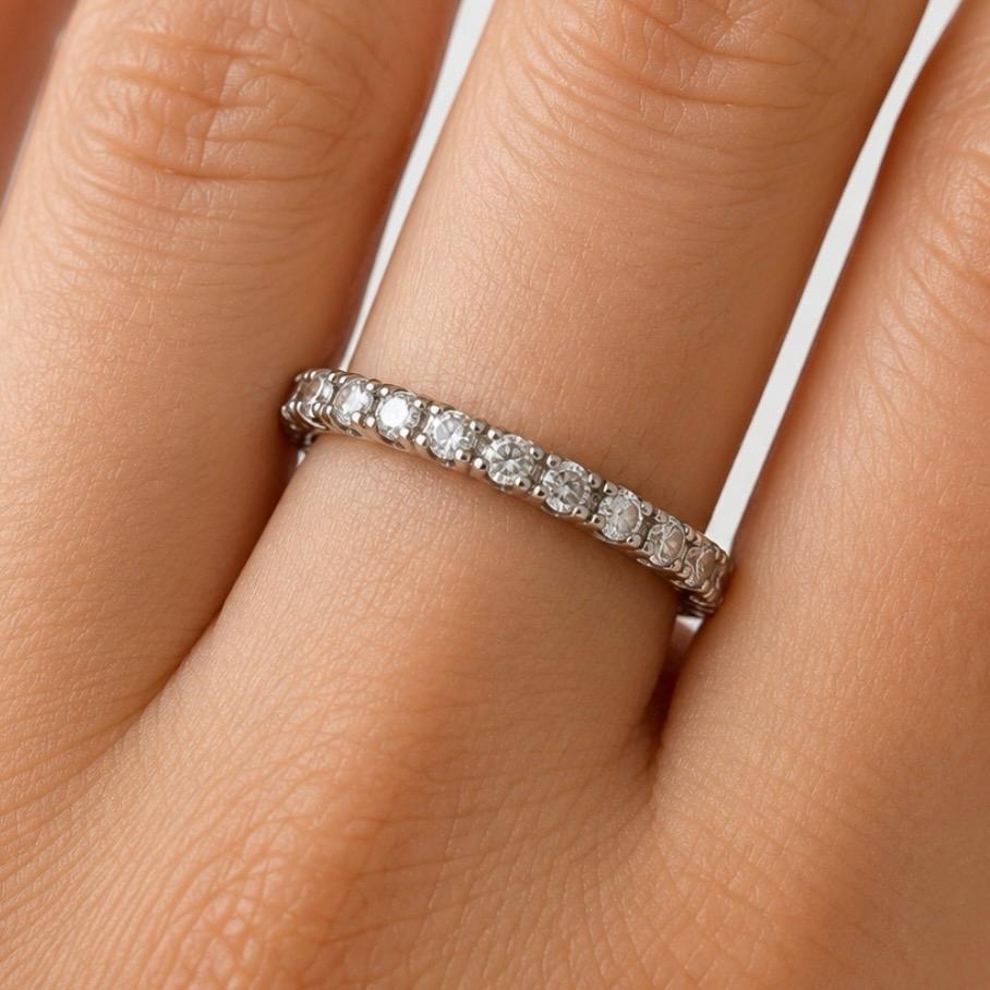 ANILLO TIPO SIN FIN EN ORO BLANCO 18K