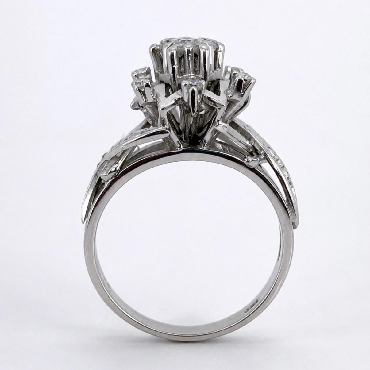 ANILLO EN ORO BLANCO 18K CON BRILLANTES CORTE 8x8