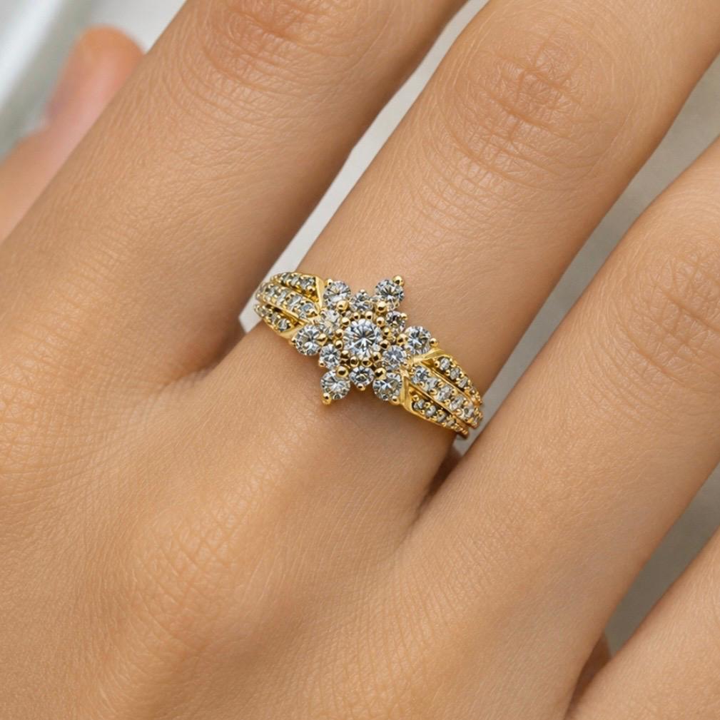 ANILLO ROSETA EN ORO 18K CON 45 BRILLANTES