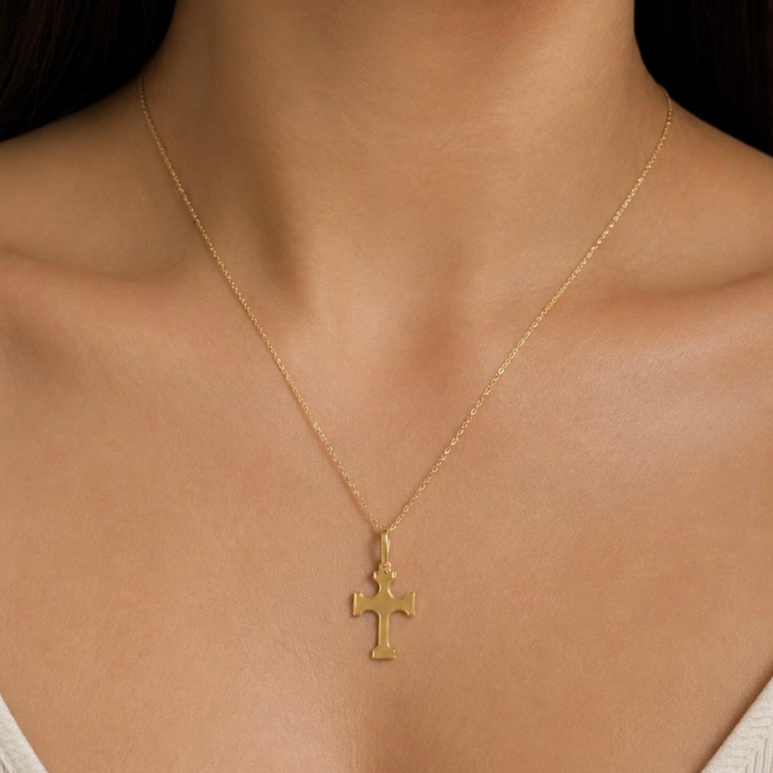 CONJUNTO DE CADENA IMPORTADA Y CRUZ EN ORO 18K