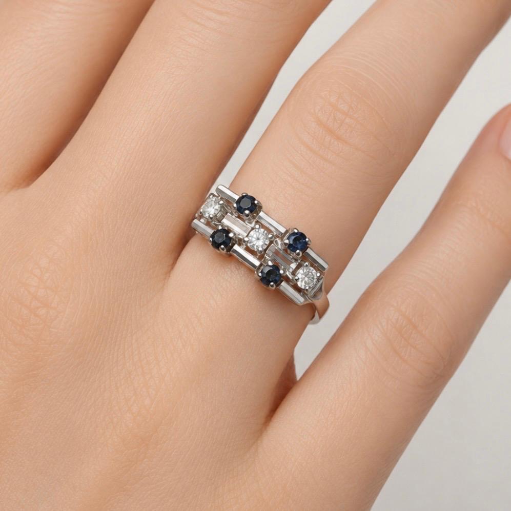 ANILLO TRIPLE BANDA CON ZAFIROS Y BRILLANTES EN ORO BLANCO 18K