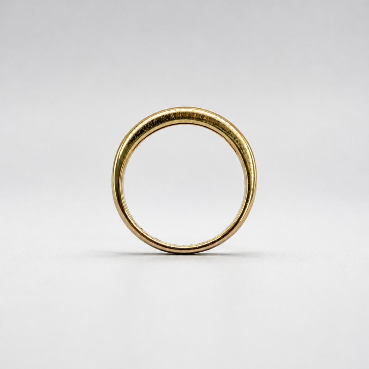 ANILLO MULTIGEMA CON RUBÍES, ESMERALDAS, ZAFIROS Y BRILLANTES EN ORO 18K